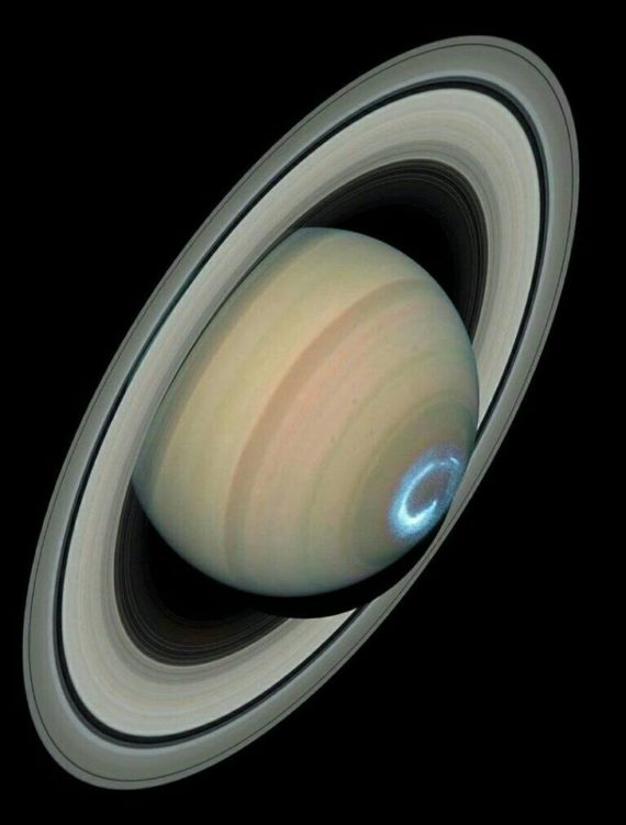 Hubble snimio predivne fotke Saturnove polarne svjetlosti